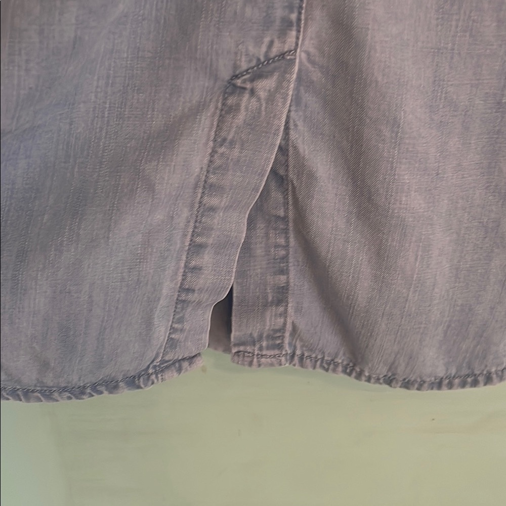 Cloth & Stone Light Blue Button Down Shirt
Anthropologie - Picture 4 of 6